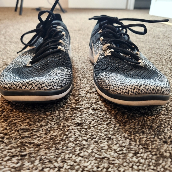 Nike Free Focus Flyknit 2 Womens Running Shoe Size 6 - Picture 6 of 7